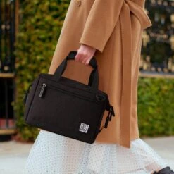 Brisby 4 Laags Geïsoleerde Koeltas - Lunchtas 12 Liter - Extra Ruimte Uitvouwbaar- Zwart 12 Brisby 4 Laags Geïsoleerde Koeltas - Lunchtas 12 Liter - Extra Ruimte Uitvouwbaar- Zwart -Buitenkampeer Winkel 1200x1200 1510