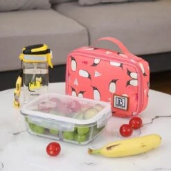 Brisby 4 Laags Geïsoleerde Koeltas - Lunchtas 1.5 Liter - Roze Pinguïn 11 Brisby 4 Laags Geïsoleerde Koeltas - Lunchtas 1.5 Liter - Roze Pinguïn -Buitenkampeer Winkel 1200x1200 1529