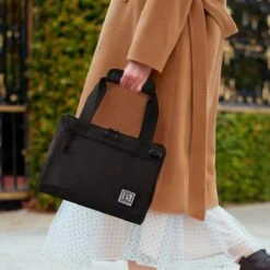 Brisby 4 Laags Geïsoleerde Koeltas - Lunchtas 10 Liter - Zwart 9 Brisby 4 Laags Geïsoleerde Koeltas - Lunchtas 10 Liter - Zwart -Buitenkampeer Winkel 1200x1200 1567