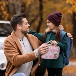 Brisby 4 Laags Geïsoleerde Koeltas - Lunchtas 1.5 Liter - Roze Eenhoorn 10 Brisby 4 Laags Geïsoleerde Koeltas - Lunchtas 1.5 Liter - Roze Eenhoorn -Buitenkampeer Winkel 1200x1200 1627