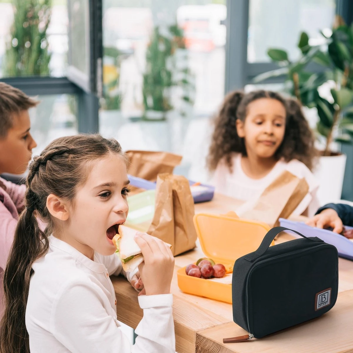 Brisby 4 Laags Geïsoleerde Koeltas - Lunchtas 1.5 Liter - Zwart 4 Brisby 4 Laags Geïsoleerde Koeltas - Lunchtas 1.5 Liter - Zwart - Afbeelding 4