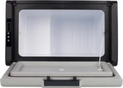 Campart Koelbox XXL CB-8695 – Koelen En Vriezen – LED Display Met Digitale Temperatuurweergave - Coolbox 230V En 12V - 35 Liter - Zwart -Buitenkampeer Winkel 1200x866 6