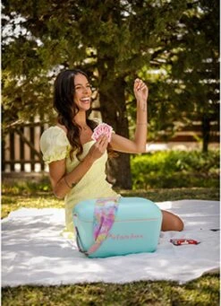 Merkloos Polarbox - Koelbox - Met Schouderband - Pastelgroen - 12 Liter - 40x26x(H)23cm 9 Merkloos Polarbox - Koelbox - Met Schouderband - Pastelgroen - 12 Liter - 40x26x(H)23cm -Buitenkampeer Winkel 870x1200 2